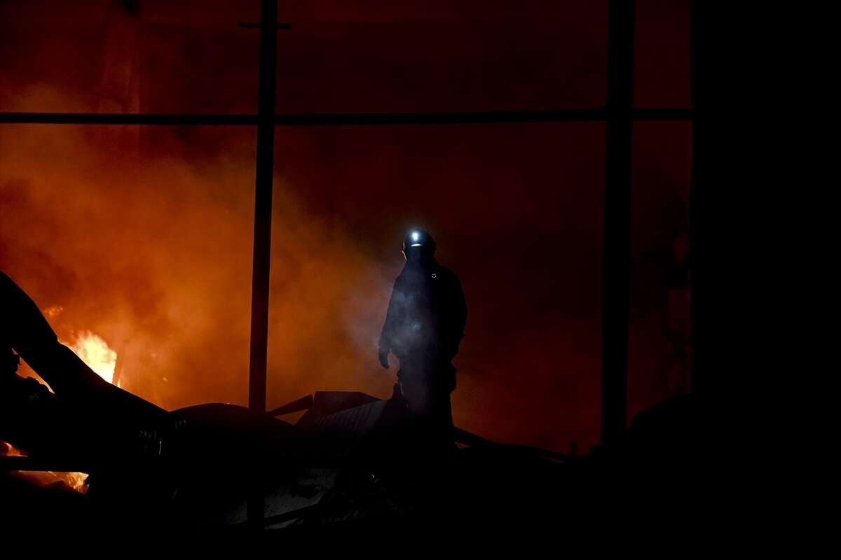 OSB’deki fabrikada çıkan yangın 5 saatte söndürüldü 4